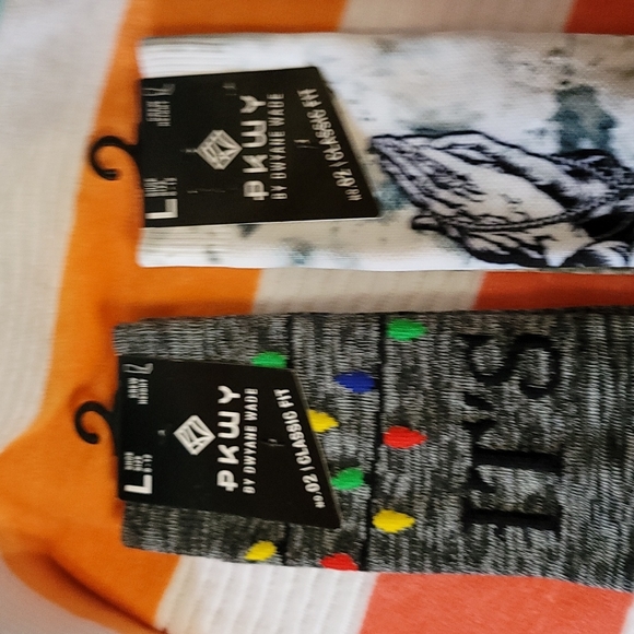 3 Pairs PWKY Dwyane Wade Classic Fit Crew Socks - Picture 2 of 5